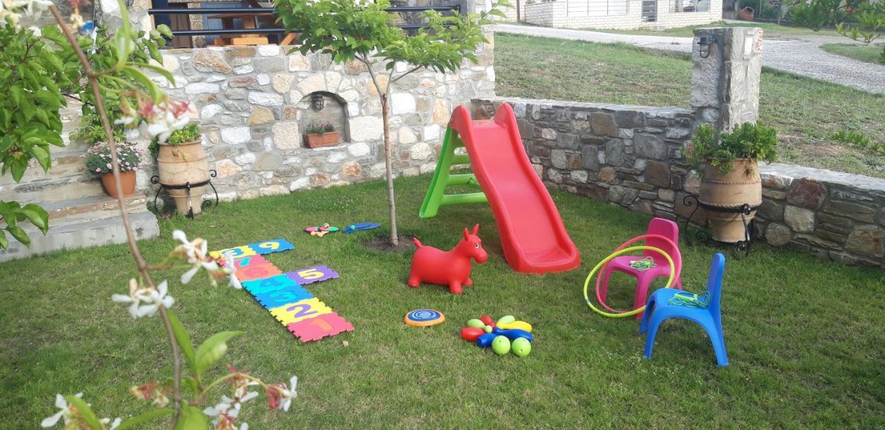Rizes House Apartment อาโยส นิโกลาออส ภายนอก รูปภาพ