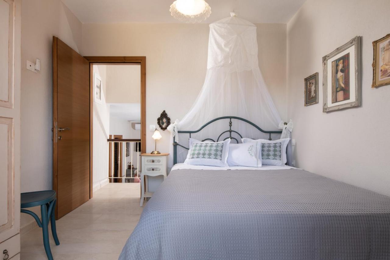 Rizes House Apartment อาโยส นิโกลาออส ภายนอก รูปภาพ